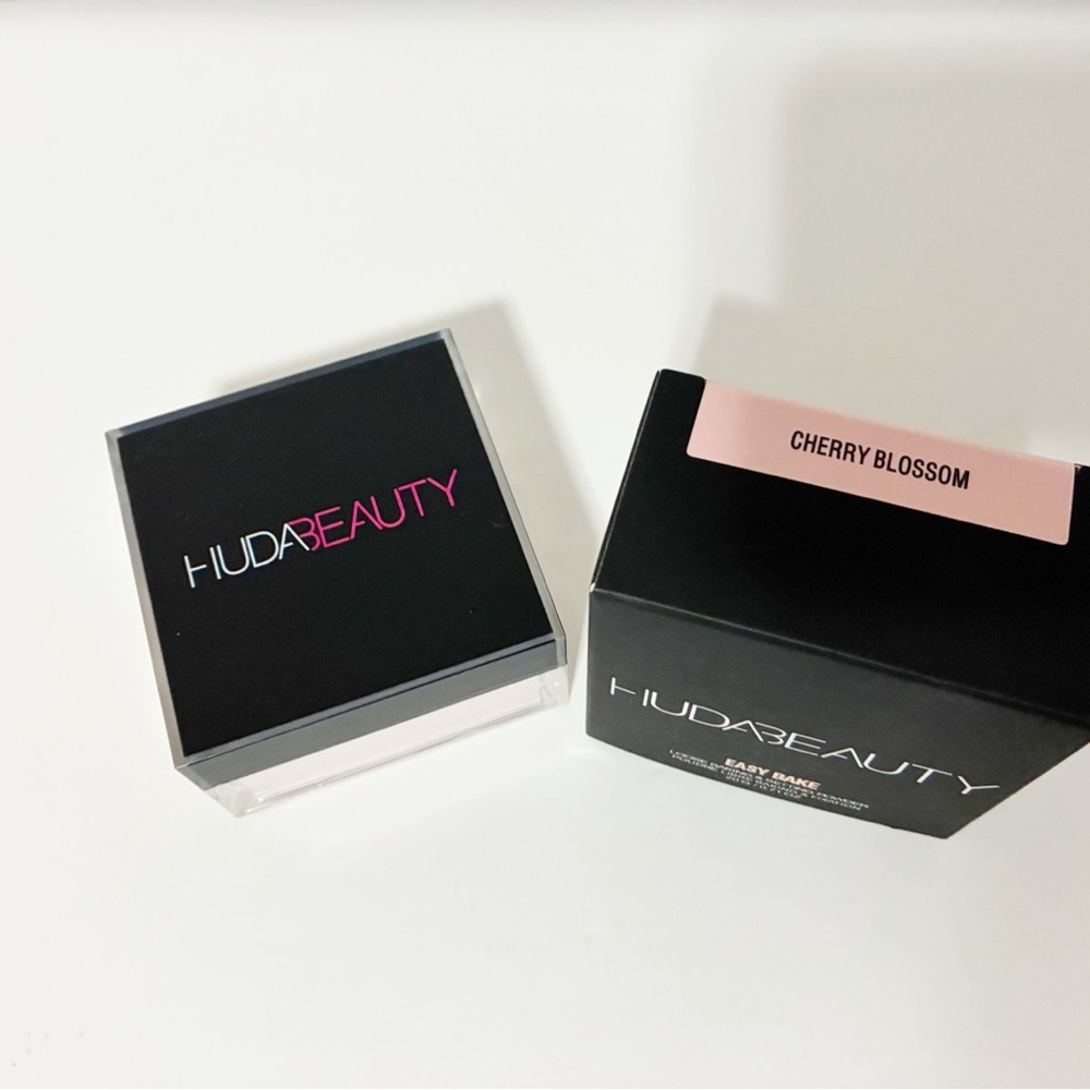 🌸New Huda Beauty Easy Bake Loose Setting Powder Cherry Blossom 20g